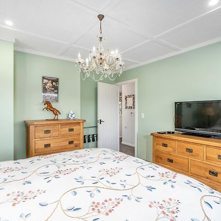 Bayview Valley Lodge Bed & Breakfast Whitianga Eksteriør billede